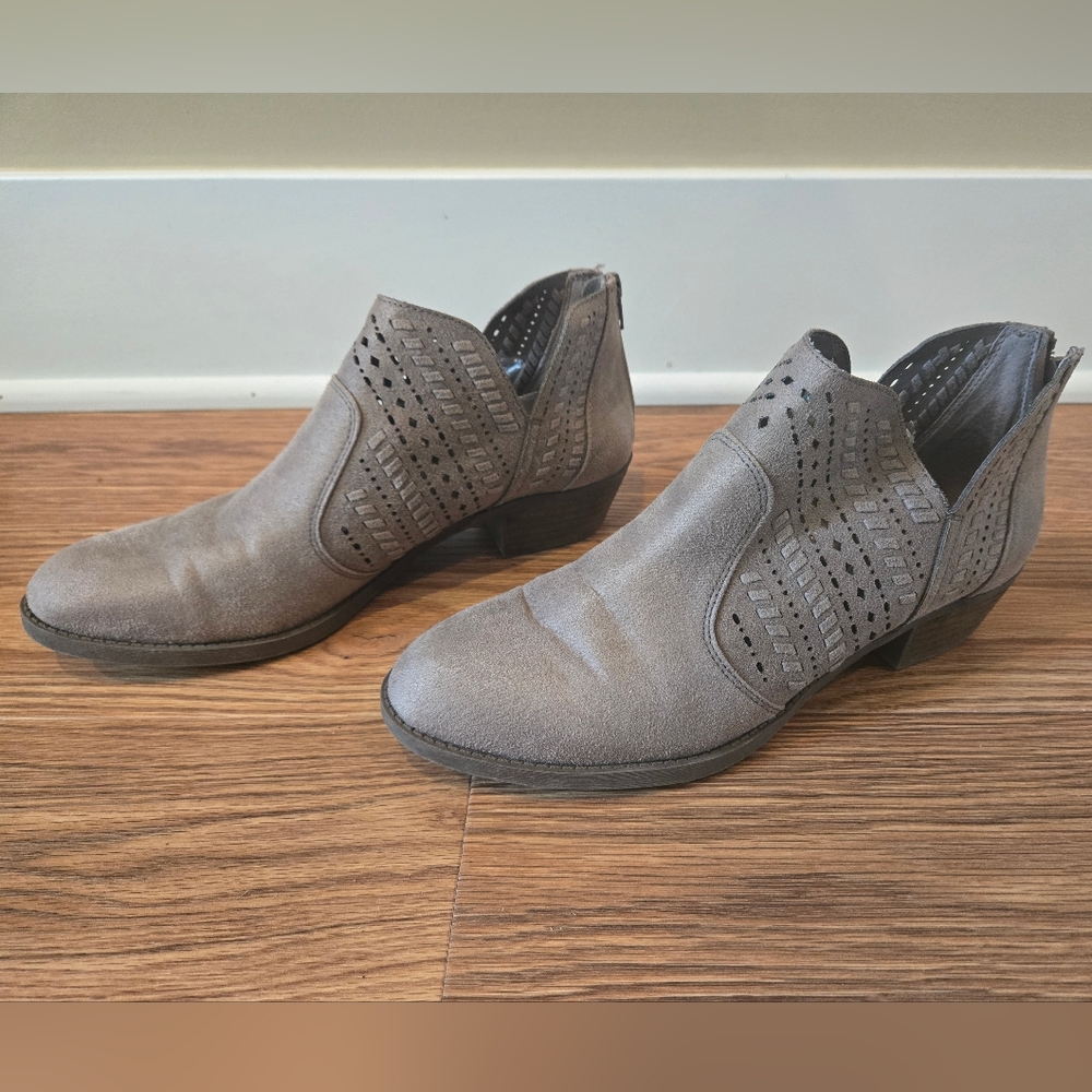 Carlos Santana Gray Tan Ankle Boots Booties Perforated Detail Faux Suede
